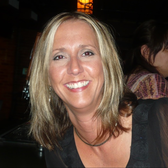 Meet your Posher, Maneika - Picture 1 of 1